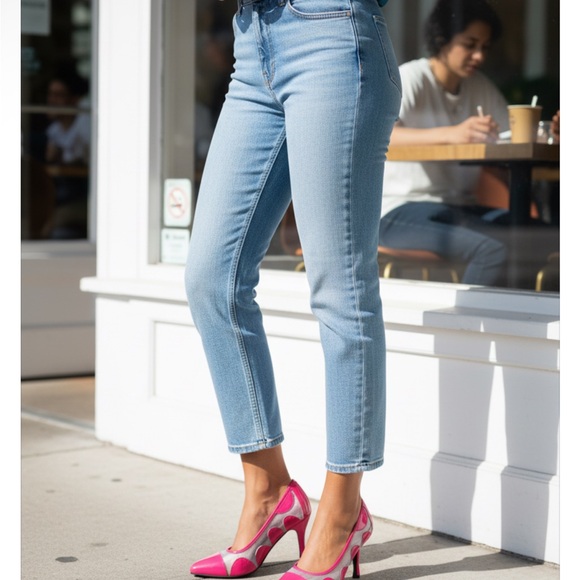 Chic Pink Women's Heels With Box - Picture 3 of 9